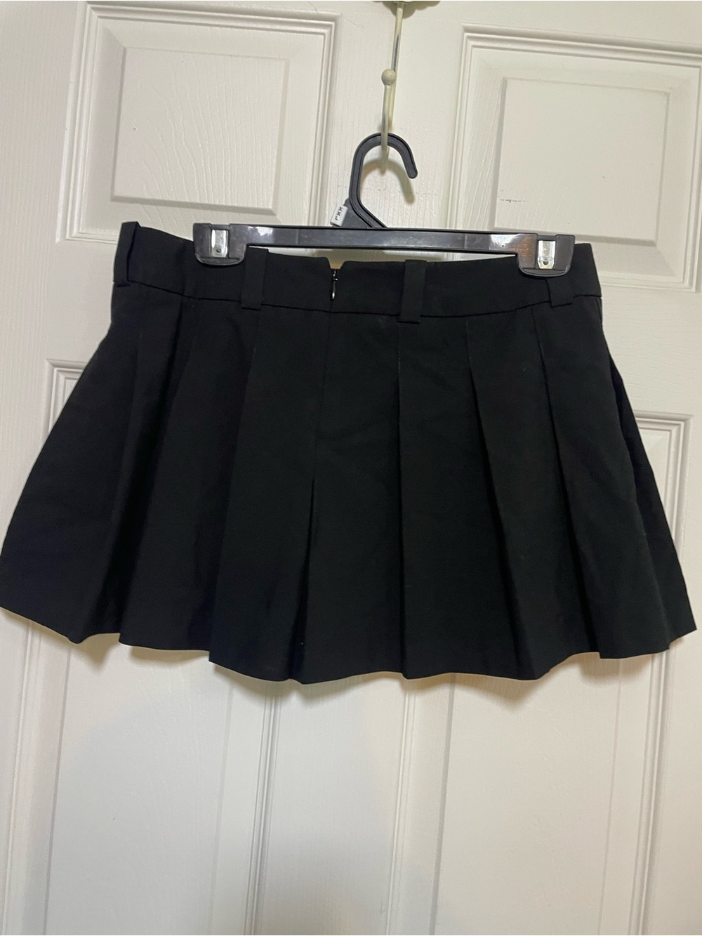 Aritzia Black Pleated Mini Skirt